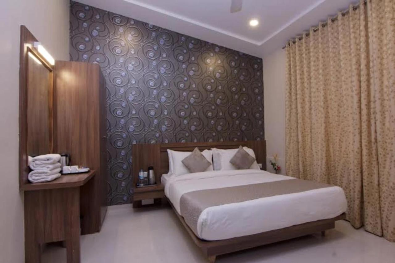 Sunshine Resort Лонавала Экстерьер фото