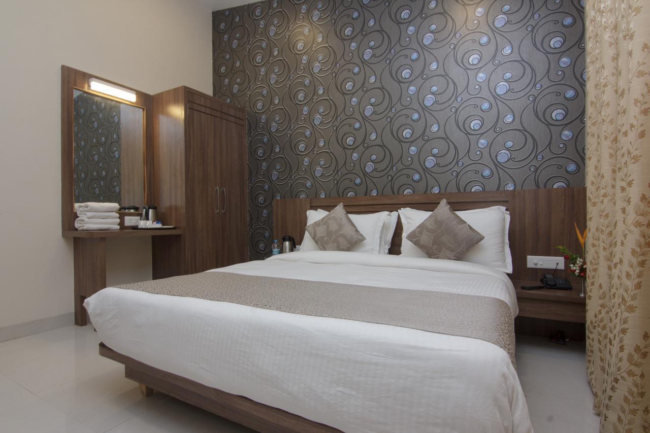 Sunshine Resort Лонавала Экстерьер фото