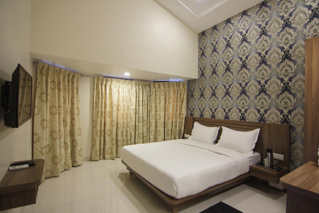 Sunshine Resort Лонавала Экстерьер фото